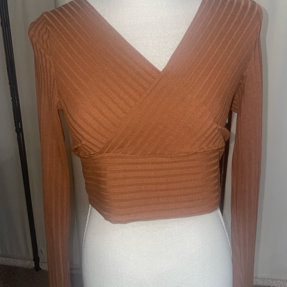 Brown long sleeve crop